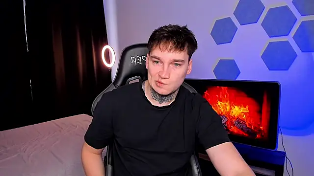 Chris Tyson online show from December 2025 08:47:01 AM