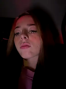 Snapshot of LoraaDoll chatting on October 2025 03:33:01 PM LoraaDoll online show from October 2025 03:33:01 PM