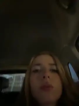 Snapshot of LoraaDoll chatting on November 2025 02:33:01 PM LoraaDoll online show from November 2025 02:33:01 PM