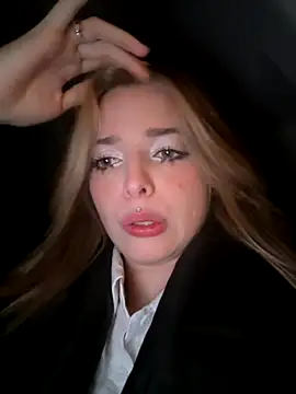 Snapshot of LoraaDoll chatting on November 2025 02:53:01 PM LoraaDoll online show from November 2025 02:53:01 PM