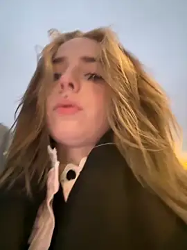 Snapshot of LoraaDoll chatting on October 2025 02:38:01 PM LoraaDoll online show from October 2025 02:38:01 PM