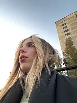 Snapshot of LoraaDoll chatting on September 2025 03:18:02 PM LoraaDoll online show from September 2025 03:18:02 PM