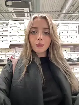 Snapshot of LoraaDoll chatting on October 2025 02:50:01 PM LoraaDoll online show from October 2025 02:50:01 PM