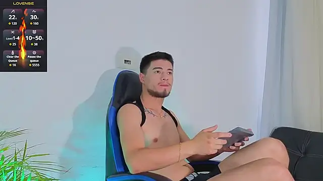 EdwardRoss  online show from March 2026 10:46:02 PM