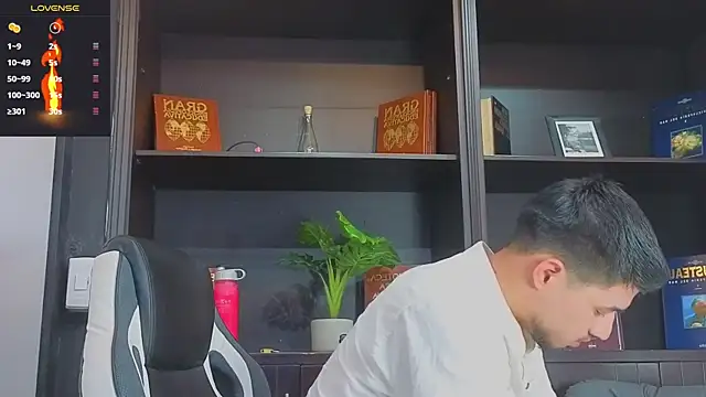 Snapshot of EdwardRoss_ chatting on September 2025 08:20:02 PM EdwardRoss online show from September 2025 08:20:02 PM