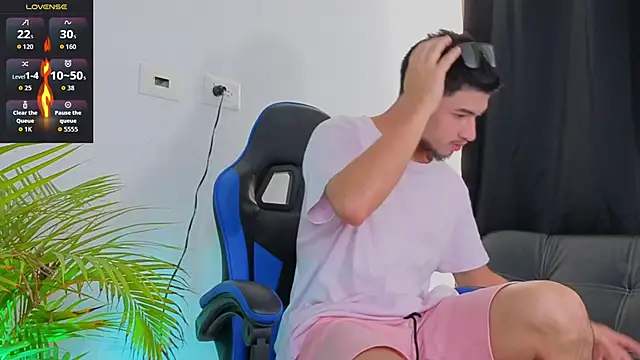 Snapshot of EdwardRoss_ chatting on November 2025 07:18:02 PM EdwardRoss online show from November 2025 07:18:02 PM