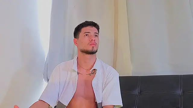 EdwardRoss  online show from April 2026 01:45:01 PM