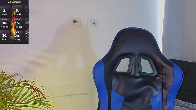 EdwardRoss  online show from April 2026 09:21:01 PM