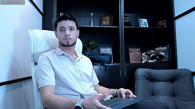 Snapshot of EdwardRoss_ chatting on March 2025 07:48:02 PM EdwardRoss online show from March 2025 07:48:02 PM