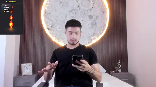 Snapshot of EdwardRoss_ chatting on December 2025 08:14:01 PM EdwardRoss online show from December 2025 08:14:01 PM