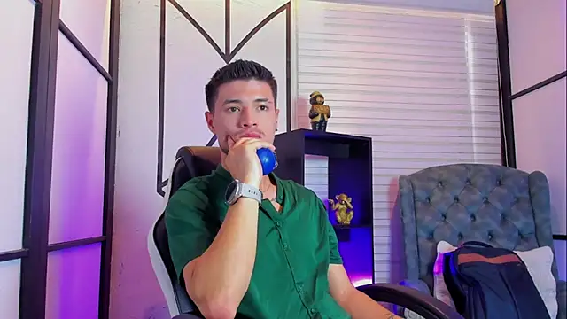 Snapshot of EdwardRoss_ chatting on September 2025 06:41:02 PM EdwardRoss online show from September 2025 06:41:02 PM