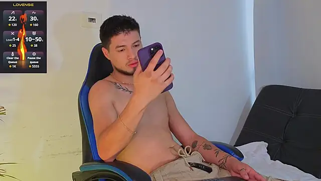 EdwardRoss  online show from April 2026 10:22:01 PM