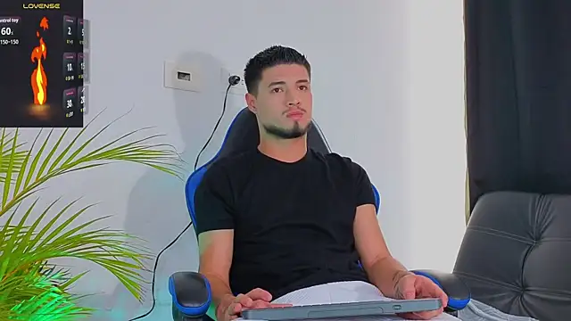 Snapshot of EdwardRoss_ chatting on November 2025 07:41:02 PM EdwardRoss online show from November 2025 07:41:02 PM