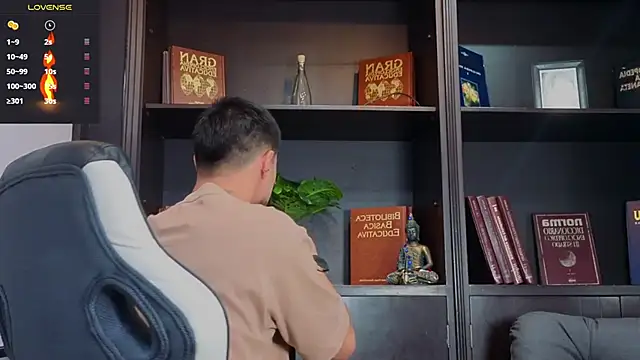 Snapshot of EdwardRoss_ chatting on September 2025 04:47:01 PM EdwardRoss online show from September 2025 04:47:01 PM