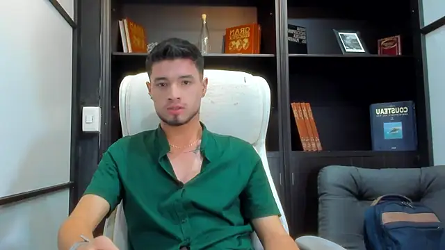 Snapshot of EdwardRoss_ chatting on March 2025 12:04:02 PM EdwardRoss online show from March 2025 12:04:02 PM