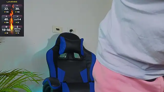 Snapshot of EdwardRoss_ chatting on October 2025 08:53:02 PM EdwardRoss online show from October 2025 08:53:02 PM