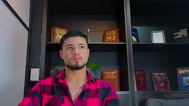 Snapshot of EdwardRoss_ chatting on September 2025 08:27:01 PM EdwardRoss online show from September 2025 08:27:01 PM