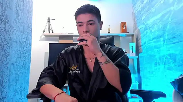 EdwardRoss  online show from February 2026 11:23:01 PM