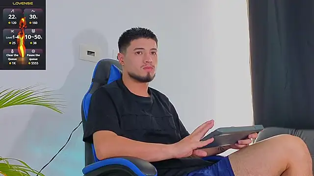 Snapshot of EdwardRoss_ chatting on November 2025 06:55:01 PM EdwardRoss online show from November 2025 06:55:01 PM