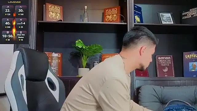 Snapshot of EdwardRoss_ chatting on October 2025 09:05:01 PM EdwardRoss online show from October 2025 09:05:01 PM