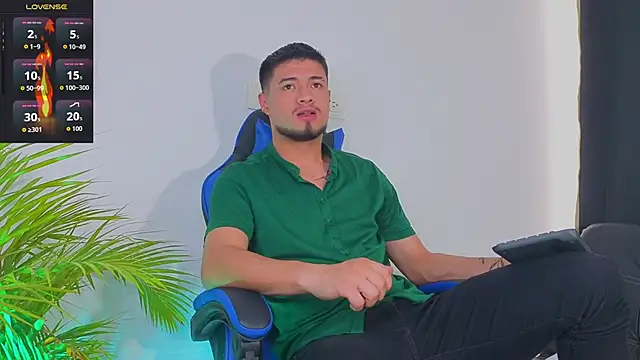 Snapshot of EdwardRoss_ chatting on October 2025 07:58:02 PM EdwardRoss online show from October 2025 07:58:02 PM