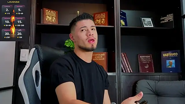 Snapshot of EdwardRoss_ chatting on September 2025 08:37:01 PM EdwardRoss online show from September 2025 08:37:01 PM