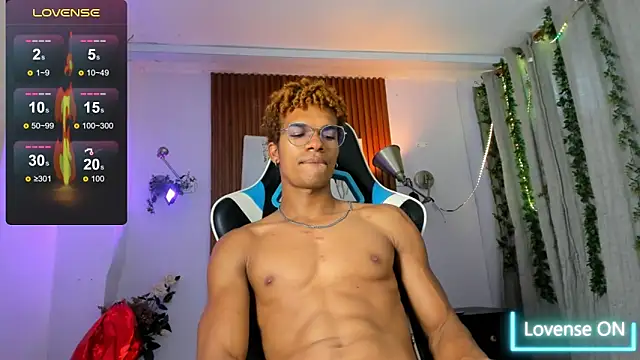 Snapshot of bigxx0 chatting on October 2025 02:10:01 AM bigxx0 online show from October 2025 02:10:01 AM