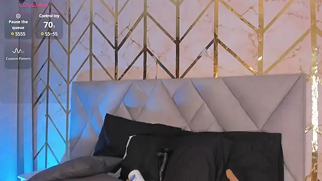 Arianabromw online show from March 2025 07:01:02 PM