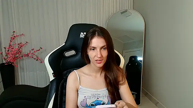 Snapshot of upssnowy chatting on November 2025 09:08:02 PM upssnowy online show from November 2025 09:08:02 PM