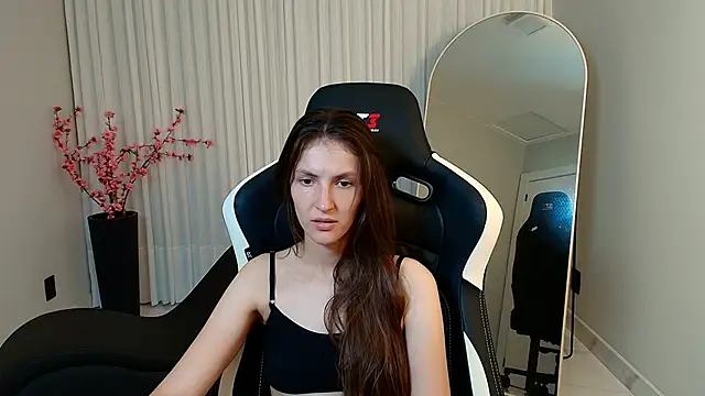 Snapshot of upssnowy chatting on October 2025 09:37:01 PM upssnowy online show from October 2025 09:37:01 PM