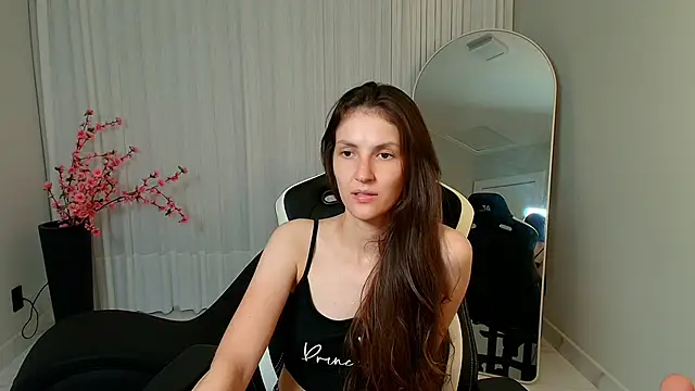 Snapshot of upssnowy chatting on October 2025 03:30:01 PM upssnowy online show from October 2025 03:30:01 PM