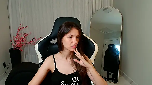 Snapshot of upssnowy chatting on October 2025 02:47:02 PM upssnowy online show from October 2025 02:47:02 PM