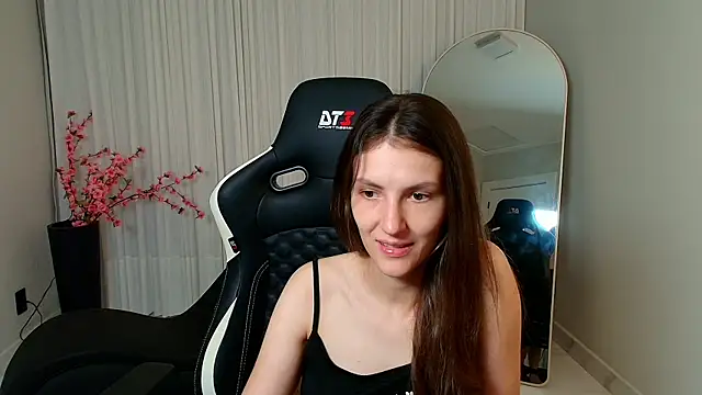 Snapshot of upssnowy chatting on October 2025 07:15:02 PM upssnowy online show from October 2025 07:15:02 PM