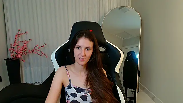 Snapshot of upssnowy chatting on November 2025 02:05:01 AM upssnowy online show from November 2025 02:05:01 AM