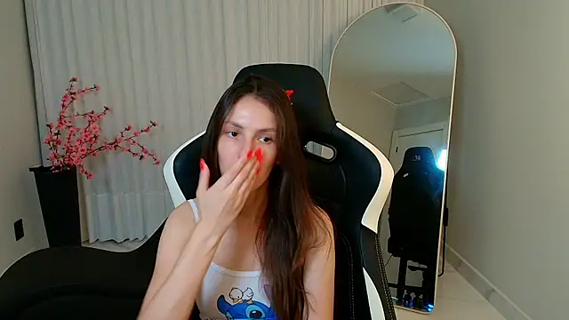 Snapshot of upssnowy chatting on November 2025 07:57:01 PM upssnowy online show from November 2025 07:57:01 PM