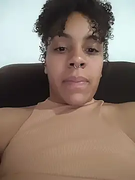 Julia Pretinha online show from December 2025 01:06:01 PM