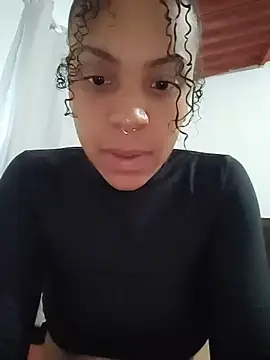 Julia Pretinha online show from November 2025 12:16:02 PM