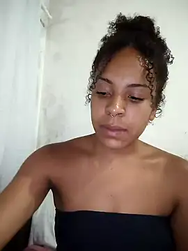 Julia Pretinha online show from April 2026 03:24:02 AM