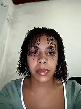 Julia Pretinha online show from April 2026 02:30:01 AM