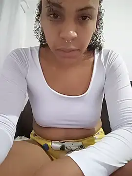 Julia Pretinha online show from December 2025 01:04:02 AM