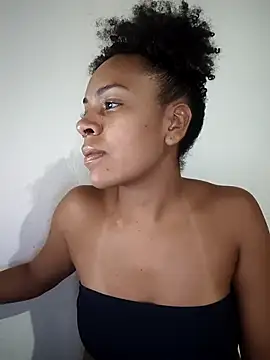 Julia Pretinha online show from February 2026 02:23:02 AM