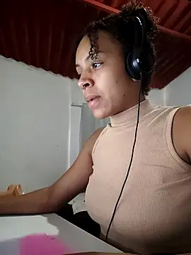 Julia Pretinha online show from September 2025 12:34:02 PM