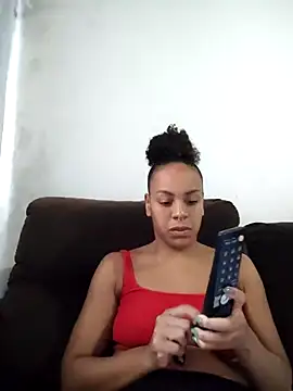 Julia Pretinha online show from April 2026 01:07:02 PM