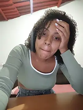 Julia Pretinha online show from May 2026 01:16:01 PM