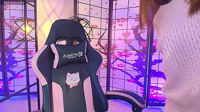 Fluffy Bubble21 online show from March 2026 04:20:02 AM