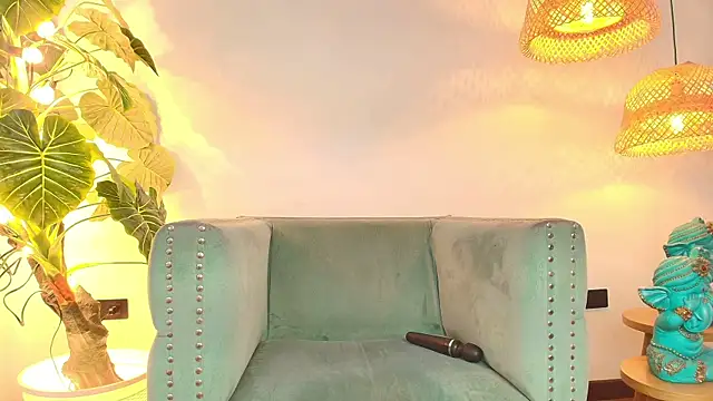 Fluffy Bubble21 online show from December 2025 04:15:01 AM