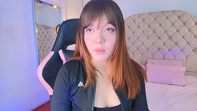 Fluffy Bubble21 online show from March 2026 04:30:02 AM