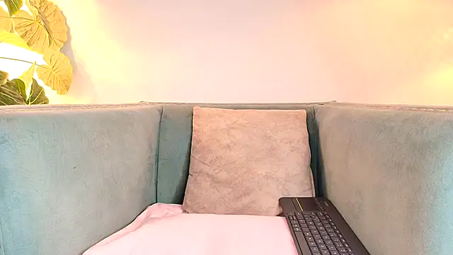 Fluffy Bubble21 online show from September 2025 03:23:02 AM