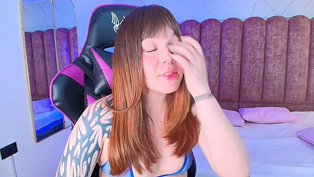 Fluffy Bubble21 online show from March 2026 04:33:01 AM