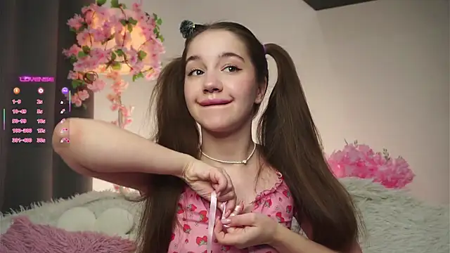 AmiLewis online show from November 2025 02:15:02 AM